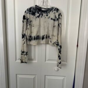 Tie-Dye Long Sleeve Crop Top lot